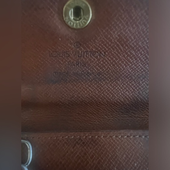 Louis Vuitton Key Case - Picture 5 of 8